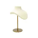 14402-2-Exhibidor-cuello-soporte-dorado.webp