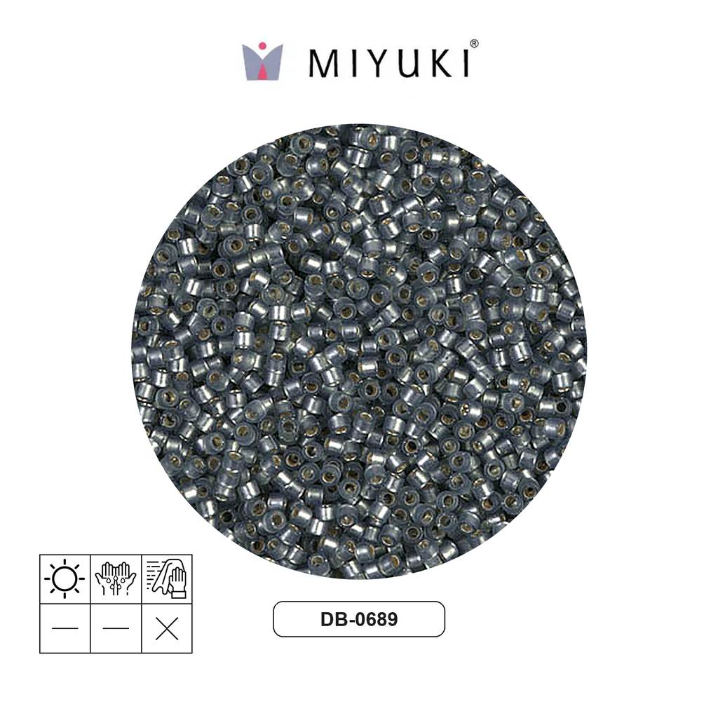 Miyuki delica 11/0 DB0689 froste silver lined moss green x 50g